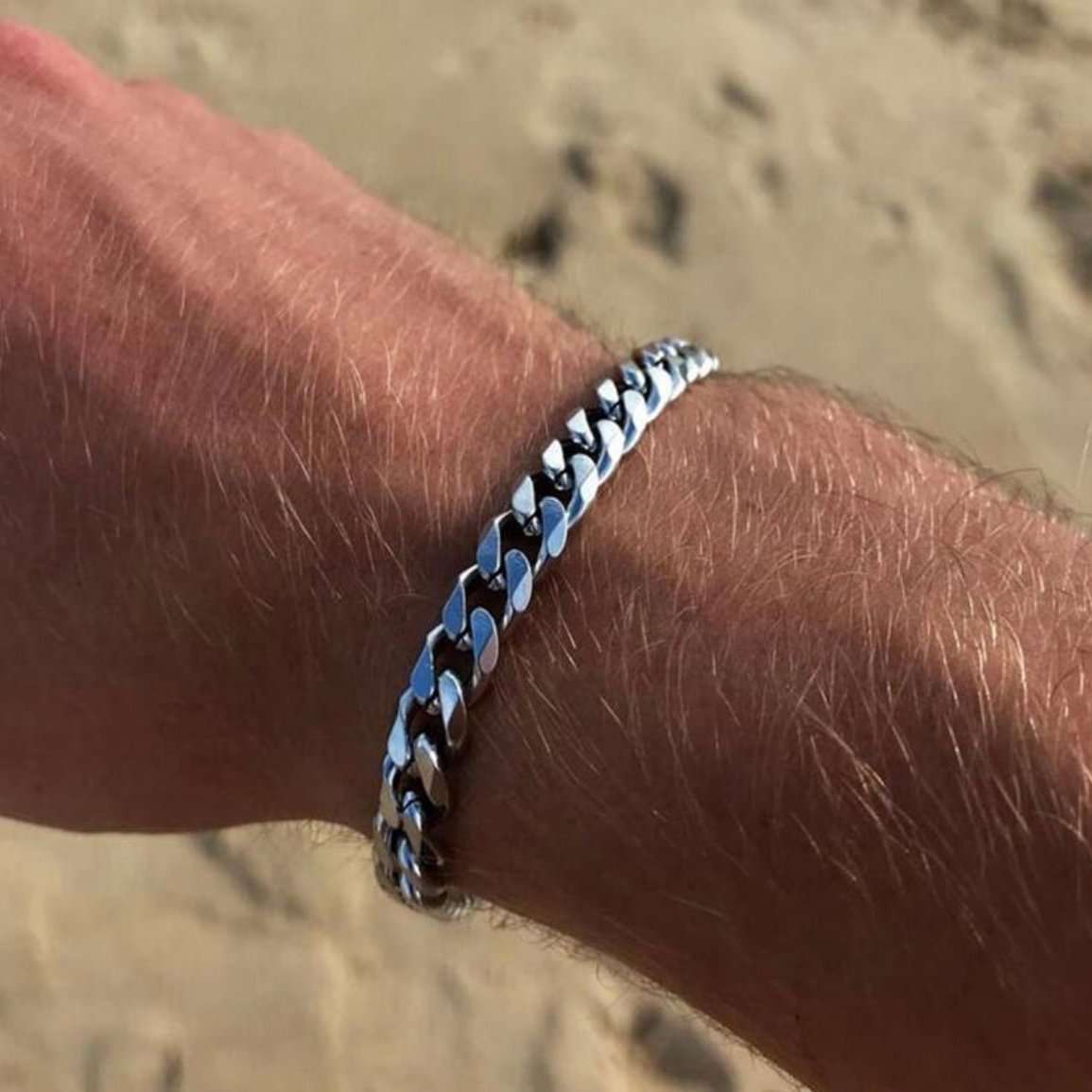 8mm Miami Cuban link bracelet, crafted in stainless steel and plated with rhodium for a sleek, modern, and timeless look.