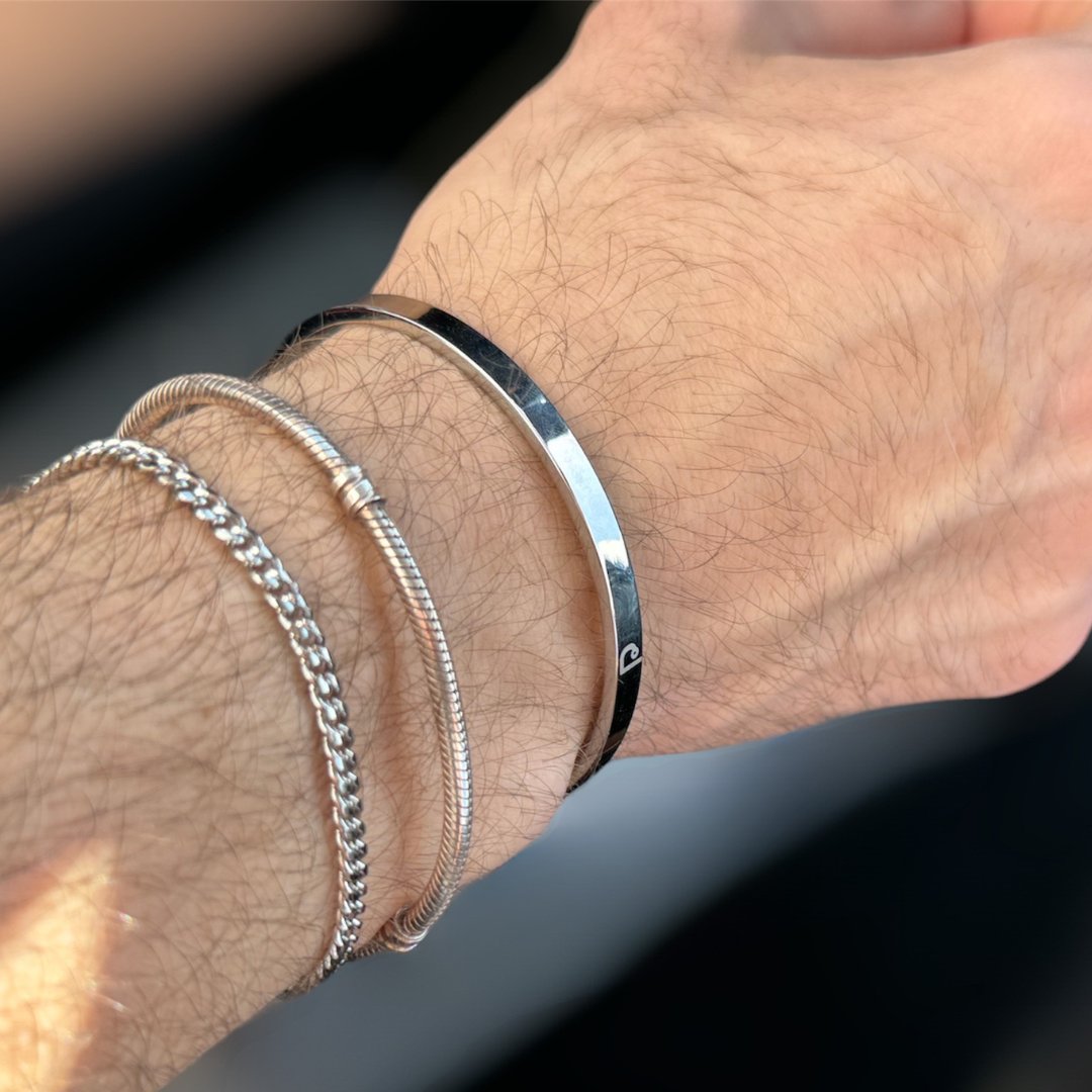 Shop our men’s jewelry sets, crafted from hypoallergenic stainless steel for lasting durability. Sweat and water-resistant, perfect for everyday wear. Enjoy exclusive discounts when you buy in bundles