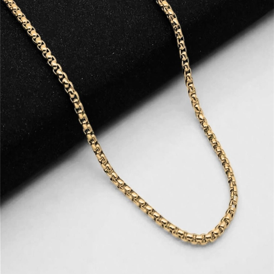 Elevate your style with our Long-lasting hypoallergenic Box Chain in gold. Low-key luxury crafted from stainless steel, plated with rhodium.