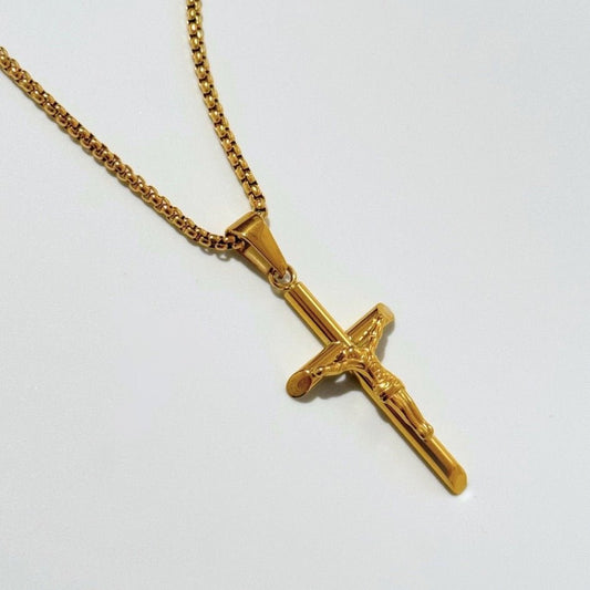 18k gold cross pendant and box chain