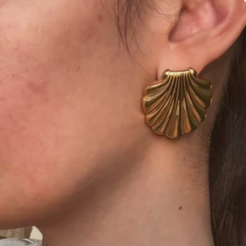 Gold shell earring beach summer jewelry permanent jewelry