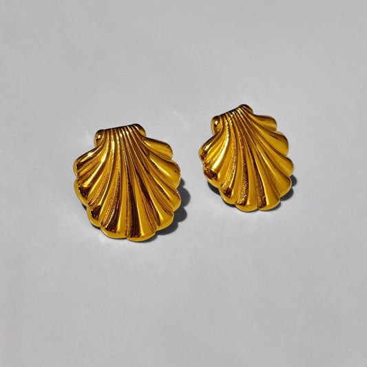 Pair of Gold shell earring beach summer jewelry permanent jewelry
