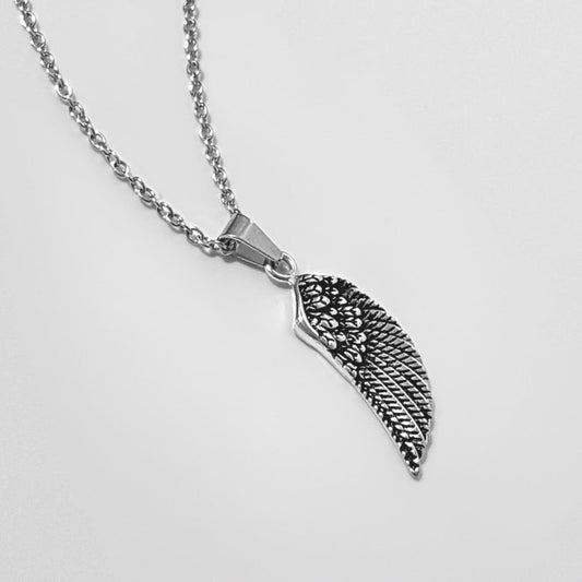Wing pendant with chain silver